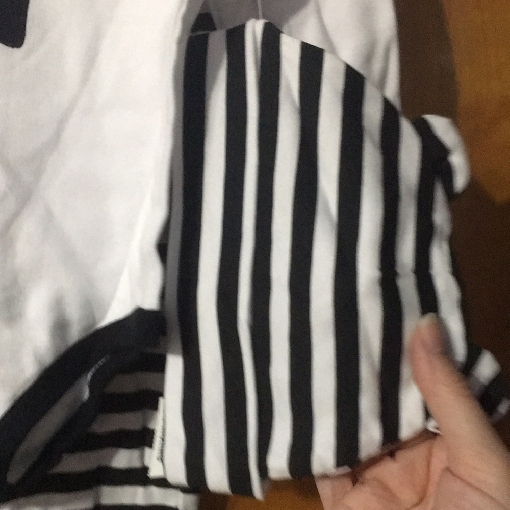 3piece 6-9months outfit🤑 - Picture 3 of 4